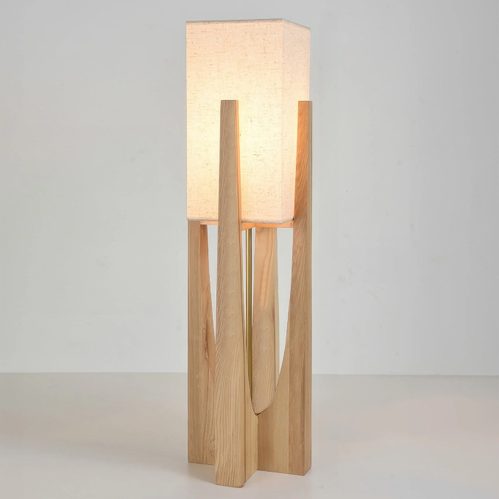 Ribe Floor Lamp – Scandinavian Minimalist Design - Image 3